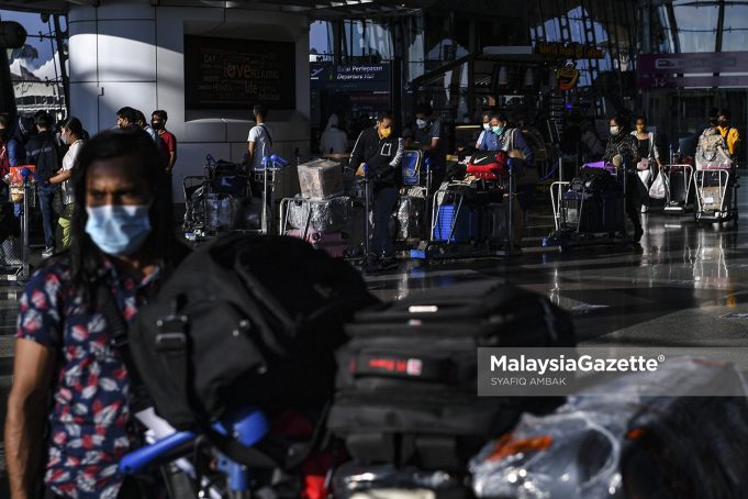 MGF161021_PERJALANAN KE LUAR NEGARA_09