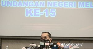 The Chairman of Election Commission (EC), Datuk Abdul Ghani Salleh at a news conference on announcement of Melaka State Election (EC). PIX: AMIRUL SHAUFIQ / MalaysiaGazette / 18 OCTOBER 2021