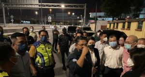 The Cheras Police have successfully arrested everyone involved in the riot before a temple at Jalan Sungai Besi after the temple issued an apology letter and surrendered themselves to the police at around 1.30 am yesterday morning. PIX: IPD Cheras