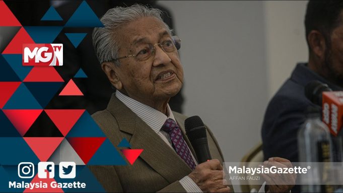 The Chairman of Parti Pejuang Tanahair (PEJUANG), Tun Dr. Mahathir Mohamad at a special news conference at Yayasan Al Bukhary, Kuala Lumpur. PIX: AFFAN FAUZI / MalaysiaGazette / 25 OCTOBER 2021. Melaka PRN state election
