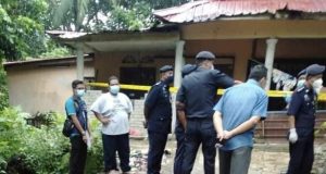 son kills mother  The police inspect the location of crime where a senior citizen was found dead after being murdered by her son at Kampung Batu 5, Gurun, Kedah.