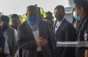 Former Deputy Prime Minister Datuk Seri Ahmad Zahid Hamidi pointed his fingers at Major Mazlina Mazlan during the embezzlement trial involving Yayasan Akalbudi foundation