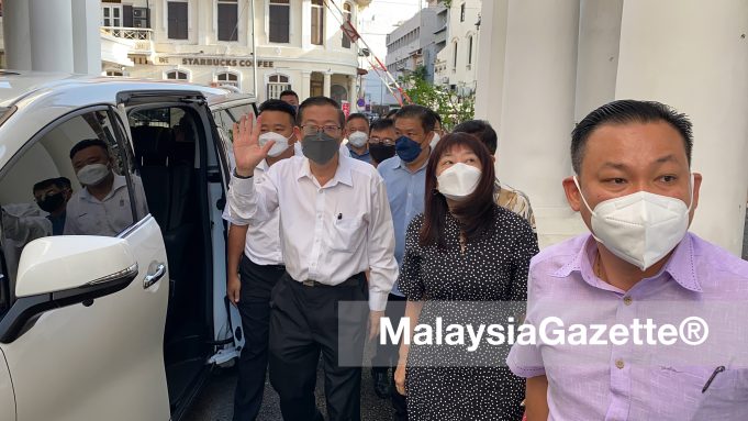 Former Chief Minister of Penang, Lim Guan Eng and former Penang Barisan Nasional Chairman Teng Chang Yeow have settled a defamation suit amicably over an article on Pulau Jerejak in a consent judgement at the Penang High Court.