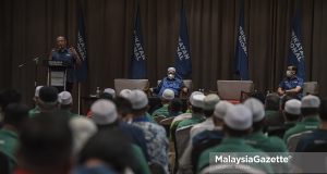 Chairman of Perikatan Nasional (PN), Tan Sri Muhyiddin speaks at the Glenmarie Hotel in Shah Alam, Selangor, on the Melaka State Election. PIX: HAZROL ZAINAL / MalaysiaGazette / 11 NOVEMBER 2021.