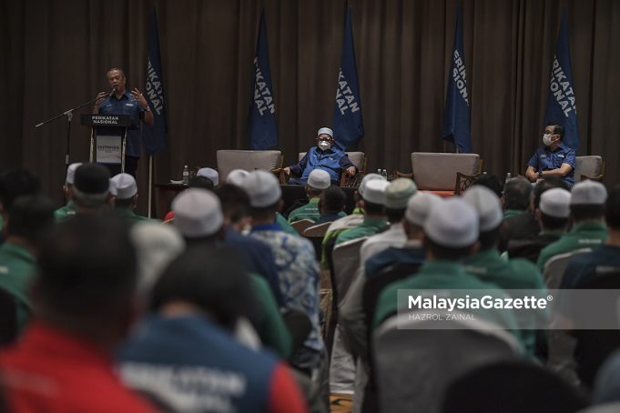 Chairman of Perikatan Nasional (PN), Tan Sri Muhyiddin speaks at the Glenmarie Hotel in Shah Alam, Selangor, on the Melaka State Election. PIX: HAZROL ZAINAL / MalaysiaGazette / 11 NOVEMBER 2021.