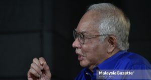 Datuk Seri Najib Razak land gift award bungalow Mahathir Mohamad Anwar Ibrahim debate live Sapura Energy