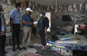 Menteri Besar Selangor Lawat Mangsa Banjir di Ampang