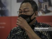 Kasthuri persoal kos pekerja asing, Awang suruh buat laporan PAS Awang Hashim Idris Ahmad bully reporter journalist FMT Minderjeet Kaur English Bahasa Melayu are you Malaysian bully English holistic Job Carnival Pesta Kerja Dewan Negara Rais Yatim Bahasa Melayu