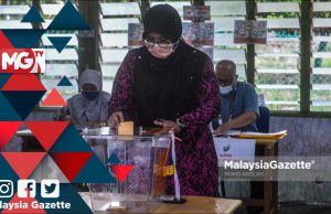PRN Melaka : Mas Ermieyati Selesai Buang Undi di SK Ramuan China Besar