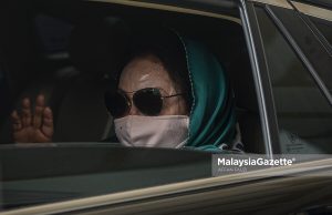 Datin Seri Rosmah Mansor, the wife of former Prime Minister, Datuk Seri Najib Razak arrives at the Kuala Lumpur Courts Complex for her corruption trial of the solar hybrid project for Sarawak rural schools. PIX: FAREEZ FADZIL / MalaysiaGazette / 08 DECEMBER 2021