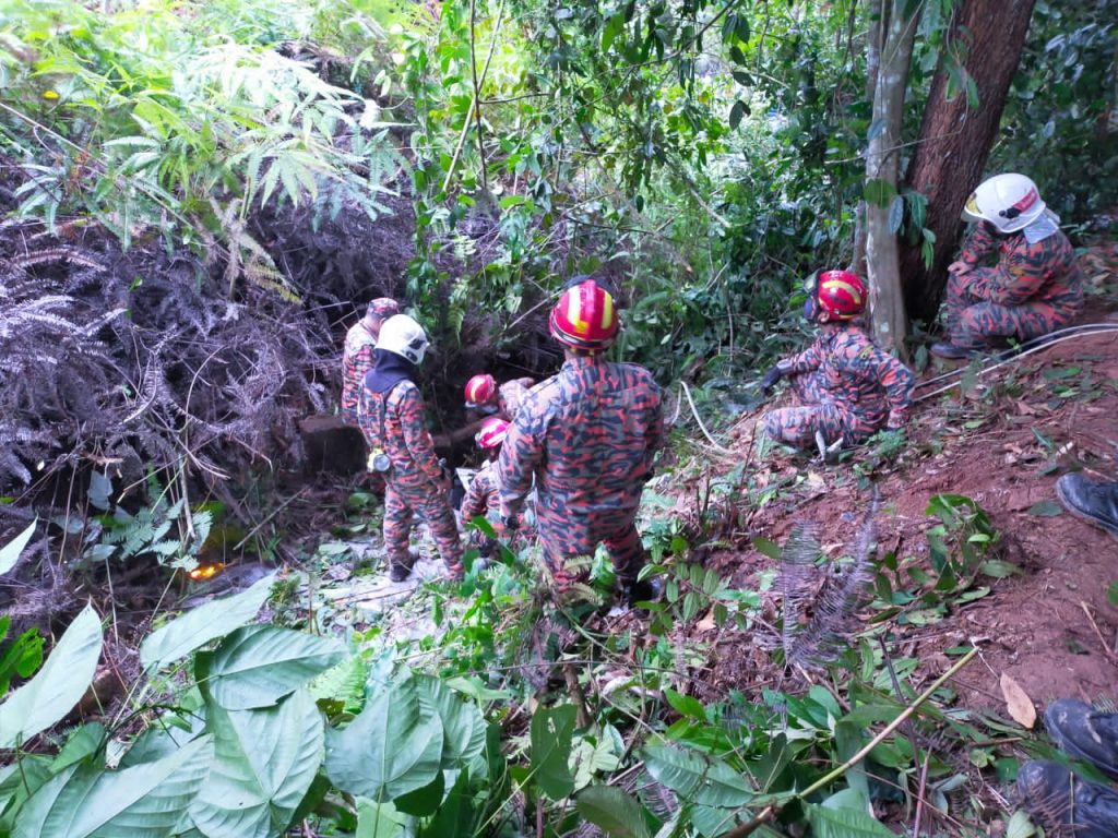    Effort to excavate the victims is ongoing by the Fire and Rescue Department.