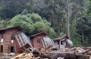 32 selamat, tiga masih hilang dalam kejadian banjir lumpur di Bentong Banjir lumpur
