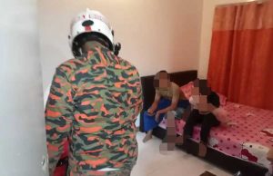 Suami isteri terperangkap dalam bilik terkunci semasa mahu buang air