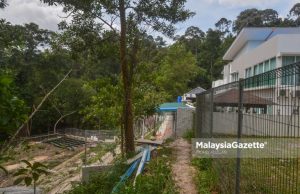 deforestation The Bukit Cherakah Forest Reserve behind bungalows at Taman Bukit Bayu U10, Shah Alam, Selangor has been encroached and turned into illegal durian farm. PIX: MOHD ADZLAN / MalaysiaGazette / 05 DECEMBER 2021