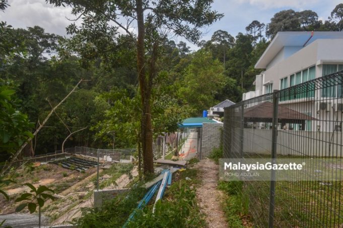 deforestation The Bukit Cherakah Forest Reserve behind bungalows at Taman Bukit Bayu U10, Shah Alam, Selangor has been encroached and turned into illegal durian farm. PIX: MOHD ADZLAN / MalaysiaGazette / 05 DECEMBER 2021