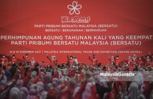 Peja Rasmi Persidangan Sayap-Sayap Bersatu