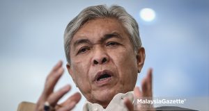 Ahmad Zahid Hamidi Mahathir Mohamad lies drop court case corruption