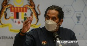 Khairy Jamaluddin Abu Bakar Lim Kit Siang compound fined SOP violation hug DAP Congress Najib Razak