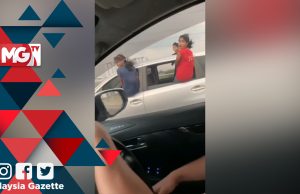 The woman who drove recklessly while carrying three children who sat on the car’s windows with half of their bodies outside has been arrested by the police. Jalan Reko Kajang Klang Christmas