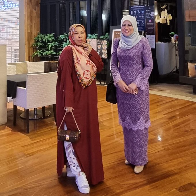 Datuk Seri Vida backing Rina Harun