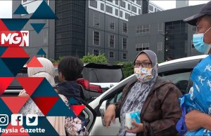 MGNews: SEBAK..Suami Isteri Tak Tidur Lena Pikir Mangsa Banjir, Turun Hulurkan Bantuan