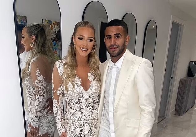 52638095-10377091-Happy_couple_The_model_and_Manchester_City_footballer_wed_at_a_M-a-47_164151478803