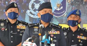 Johor Police Chief, Datuk Kamarul Zaman Mamat fake Covid-19 vaccination certificates certs private clinic