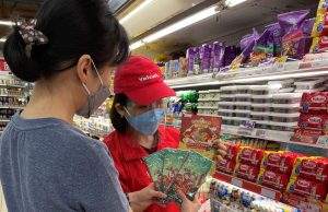 Kempen beli dan menang anjuran Yakult sempena Tahun Baru Cina