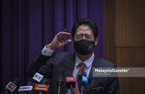MACC Chief Commissioner of the Malaysian Anti-Corruption Commission, Tan Sri Azam Baki at a news conference to clarify his share ownership. PIX: HAZROL ZAINAL / MalaysiaGazette / 6 JANUARY 2022.