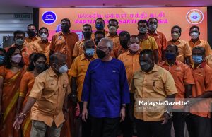Dr Mahathir salah, Malaysia tak amal dasar asimilasi budaya tapi integrasi – Najib
