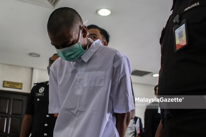 The Shah Alam High Court here today set aside the 10-day jail sentence and RM4,000 fine meted out by the Selayang Magistrate’s Court on Daniel Iskandar Mohd Nasir, 19, the teenager who tried to steal from a mosque donation box and was bathed like a corpse. community services