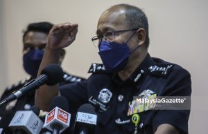 Selangor Police Chief, Datuk Arjunaidi Mohamed at a news conference on Ops Dadu and fake Covid-19 vaccination certs at the Selangor Police Contingent Headquarters. PIX: AMIRUL SHAUFIQ / MalaysiaGazette / 17 JANUARY 2022 Polyclinic Gombak fake Covid-19 certs vaccine vaccination