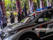 In-car radar speed limit violation Deputy Inspector-General of Police Datuk Razarudin Husain @ Abd Rasid performing the launch gimmick of the 17th Op Selamat in conjunction with the 2022 Chinese New Year at the Sungai Buloh PLUS Rest and Service Centre. PIX: MOHD ADZLAN / MalaysiaGazette / 24 JANUARY 2022.    Timbalan Ketua Polis Negara, Datuk Razarudin Husain @ Abd Rasid membuat gimik pelancaran Op Selamat Sempena Tahun Baru Cina di Perhentian Rehat dan Rawat Diri (R&R), Restoran Jejantas Sungai Buloh (arah Utara), Petaling Jaya. Foto MOHD ADZLAN, 24 JANUARI 2022.