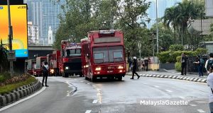 FRU #TangkapAzamBaki protest demonstration rally LRT Bangsar