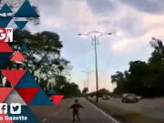 Polis siasat aksi bahaya kanak-kanak tahan kereta tengah jalan
