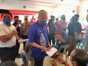 sack ministers Rina Harun Abd Latiff Ahmad Halimah Mohamed Sadique Prime Minister Datuk Seri Ismail Sabri Yaakob handing out aid to the flood victims at the Sekolah Kebangsaan Gangsa Temporary Flood Relief Centre at Durian Tunggal, Melaka.