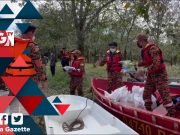 Bomba hantar bekalan makanan ke kampung terputus hubungan di Segamat