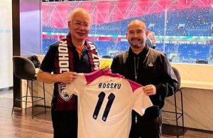 Najib dapat jersi daripada TMJ