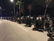 Ratusan mat rempit ‘berarak’ tolak motosikal sejauh 3 kilometer