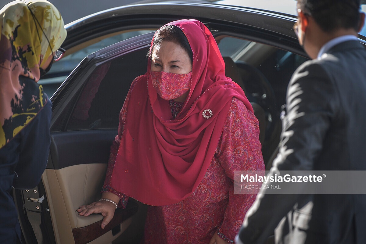 Rosmah pink 2025 diamond necklace