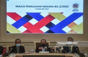reopening national borders The Chairman of National Recovery Council (MPN), Tan Sri Muhyiddin Yassin at a news conference after chairing the MPN meeting at the Ministry of Finance, Putrajaya. PIX: AFFAN FAUZI / MalaysiaGazette / 08 FEBRUARY 2022