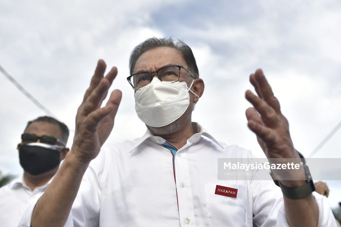 Datuk Seri Anwar Ibrahim Pakatan Harapan MoU anti-party hopping law bill act Dewan Rakyat PM