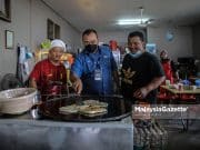 Calon PN, Faizal Asmar Tunjuk Kebolehan Buat Roti Untuk Pengundi #PRNJohor