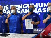 BN presents 70% fresh faces in Johor election The Chairman of Barisan Nasional (BN), Datuk Seri Dr. Ahmad Zahid Hamidi (third left) and the Chairman of BN Advisory Board, Datuk Seri Najib Razak (second left), Johor BN Communications Chairman, Datuk Hasni Mohammad (second right) and the President of MCA, Datuk Seri Dr. Wee Ka Siong (right) during the Announcement of BN Candidates for the 15th Johor State Election. PIX: AFFAN FAUZI / MalaysiaGazette / 24 FEBRUARY 2022