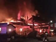 Tokong Gua Kelawar berusia 200 tahun terbakar