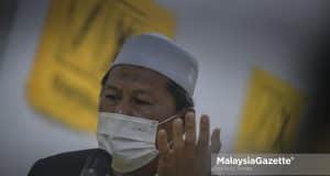 Calon Bebas N.08 Bukit Pasir, Kapt (B) Najib Lep bercakap pada sidang media khas sempena kempen Pilihan Raya Negeri (PRN) Johor di PDM Panchor, Pagoh, Johor. Foto HAZROL ZAINAL, 01 MAC 2022.