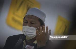Calon Bebas N.08 Bukit Pasir, Kapt (B) Najib Lep bercakap pada sidang media khas sempena kempen Pilihan Raya Negeri (PRN) Johor di PDM Panchor, Pagoh, Johor. Foto HAZROL ZAINAL, 01 MAC 2022.