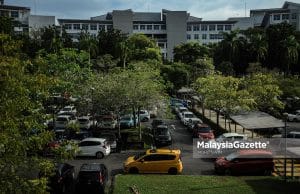 KJ terkejut tengok banyak kereta tepi jalan di Hospital Serdang