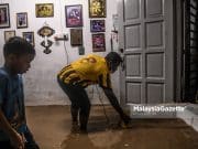 Penghuni Taman Dato’ Harun “Rumah Dilanda Banjir”