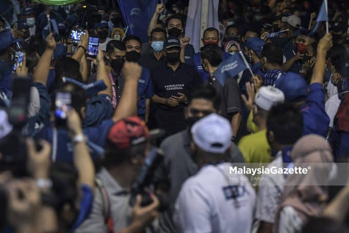 Pengerusi Perikatan Nasional, Tan Sri Muhyiddin Yassin hadir pada Pentas Anak Muda Johor sempena kempen Pilihan Raya Negeri (PRN) Johor di Bilik Gerakan PN Zon Utara, Pagoh, Johor. Foto HAZROL ZAINAL, 08 MAC 2022. Pengerusi Perikatan Nasional, Tan Sri Muhyiddin Yassin hadir pada Pentas Anak Muda Johor sempena kempen Pilihan Raya Negeri (PRN) Johor di Bilik Gerakan PN Zon Utara, Pagoh, Johor. Foto HAZROL ZAINAL, 08 MAC 2022.